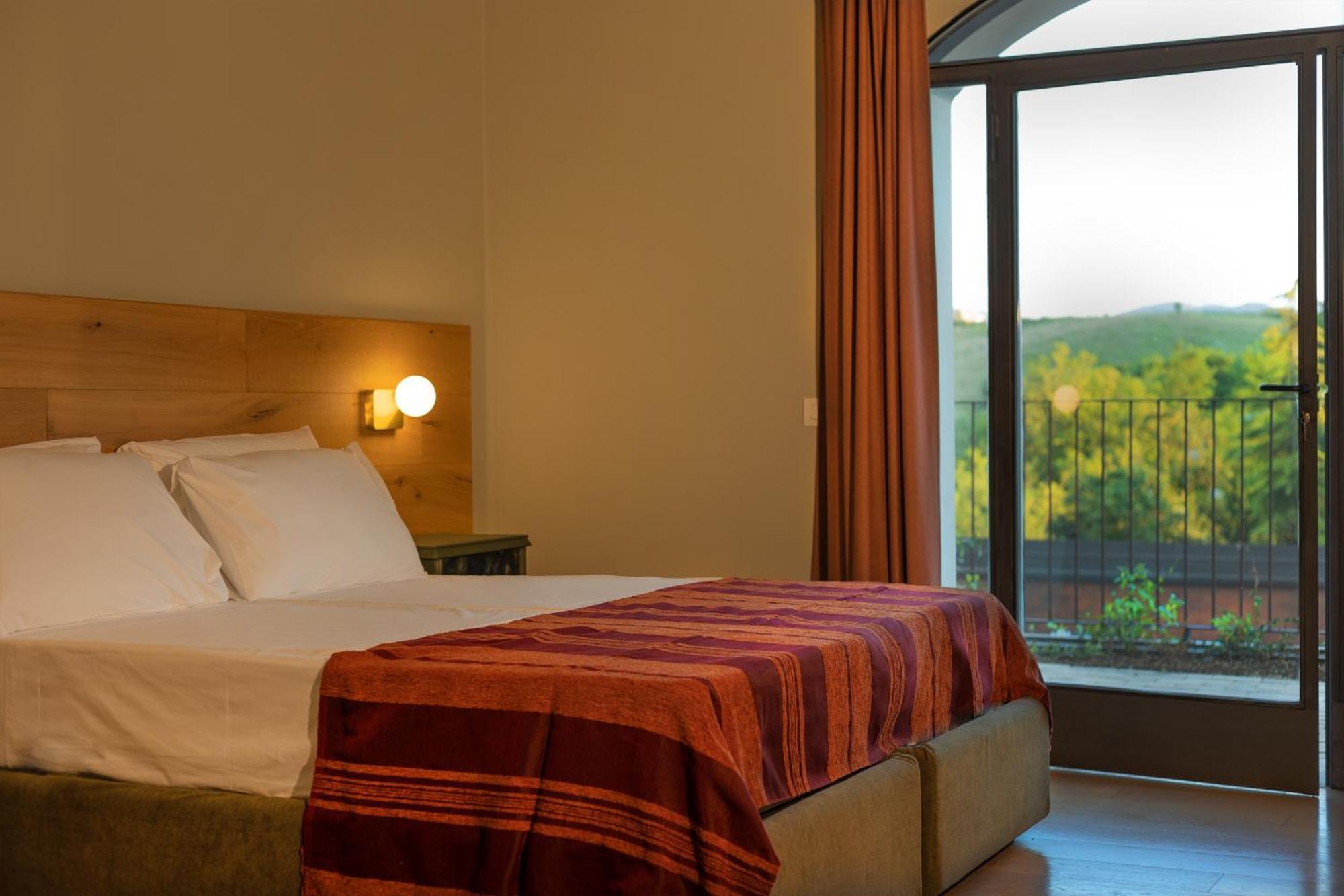 Luce Boutique Hotel Fortunago Экстерьер фото